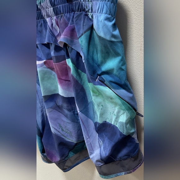 AthletaMulticolor Racer Mid Rise Athletic Shorts - Picture 7 of 7